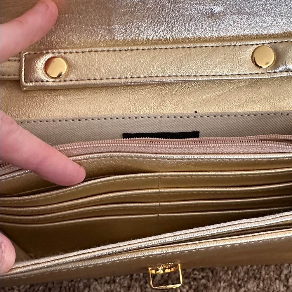 Warren Reed Gold Crossbody Bag - Picture 9 of 10
